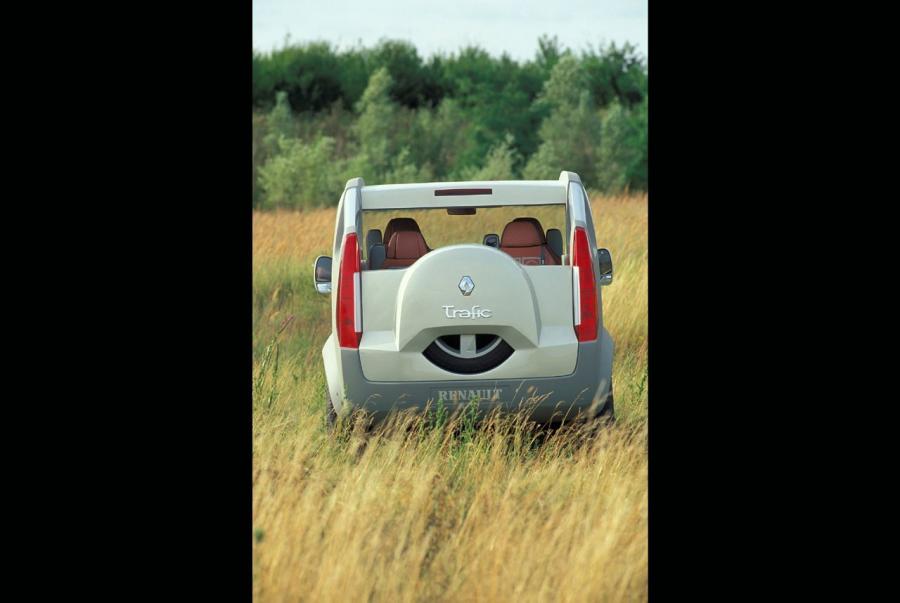  Renault Trafic Deck Up Concept 2004 года  (фото 50 из 56)